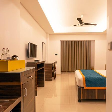 Zone Connect By The Park Parra Goa Hotel Anjuna Bagian luar foto