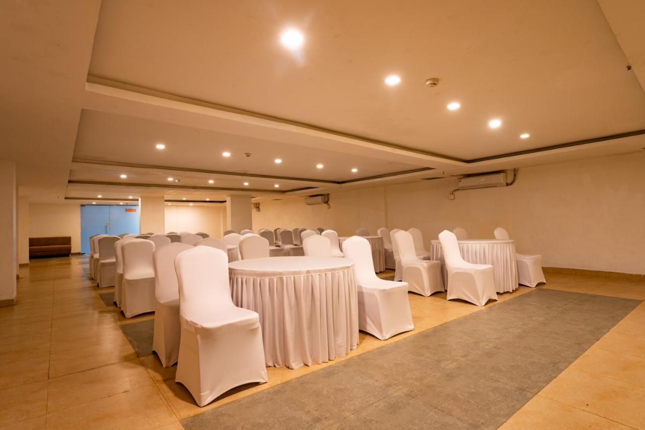 Zone Connect By The Park Parra Goa Hotel Anjuna Bagian luar foto