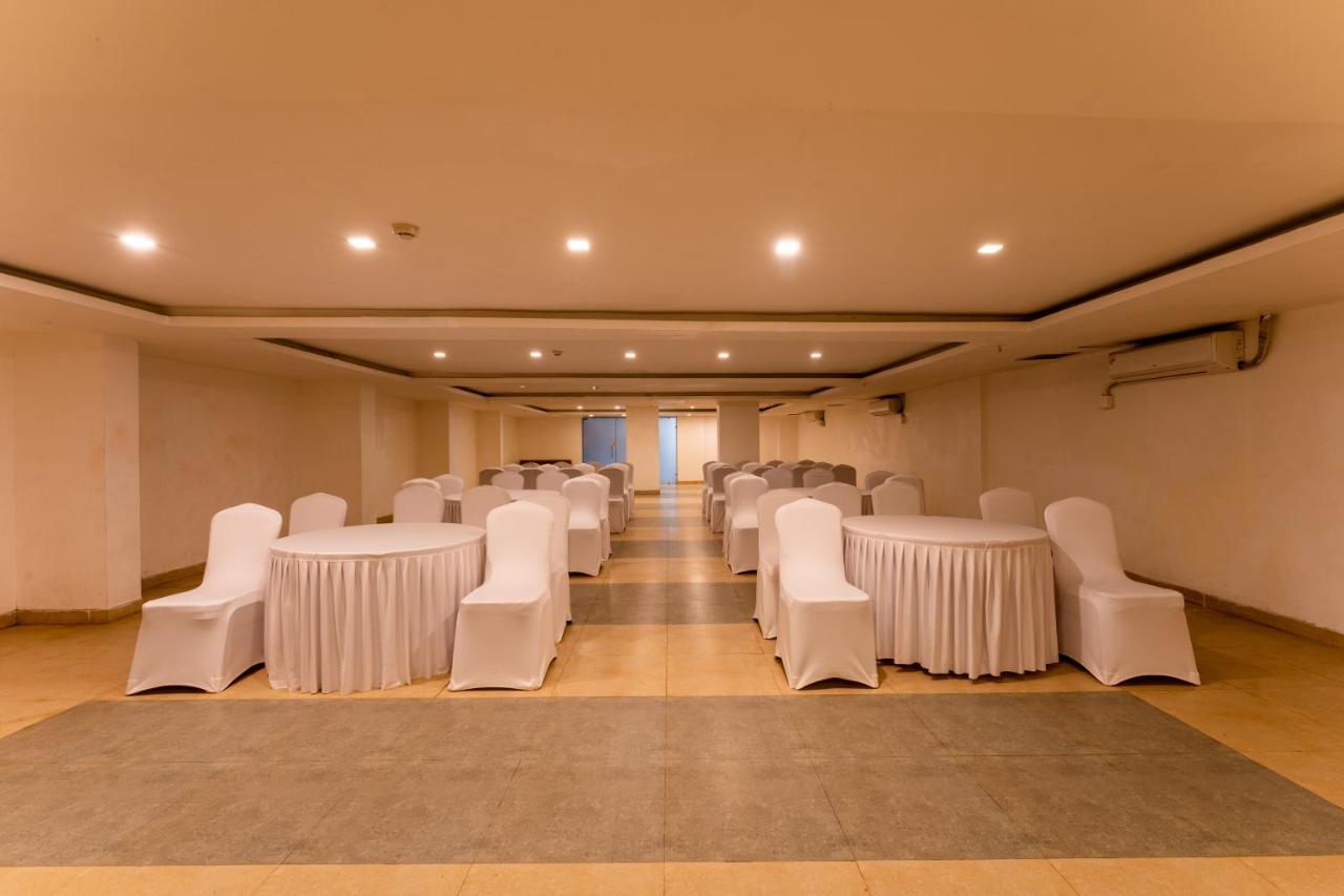 Zone Connect By The Park Parra Goa Hotel Anjuna Bagian luar foto