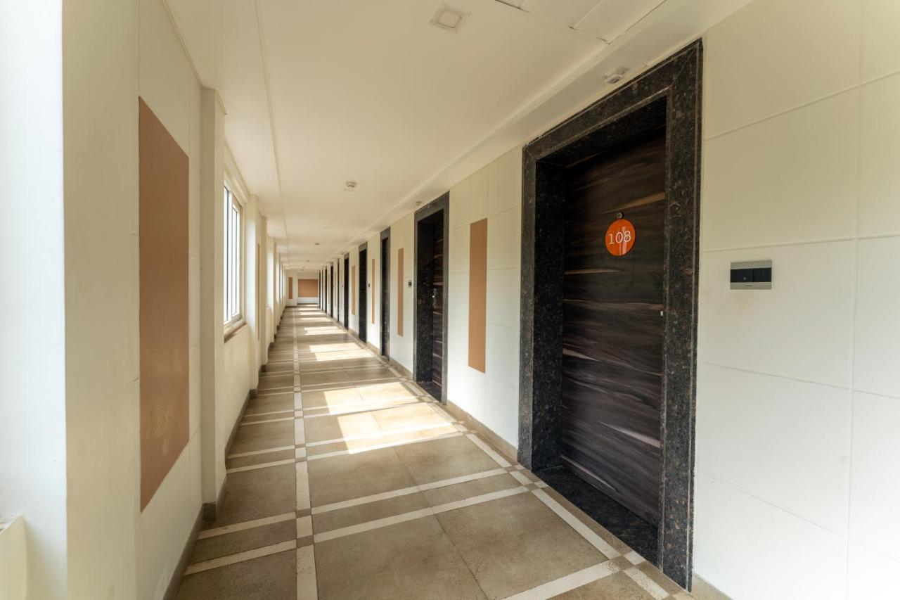Zone Connect By The Park Parra Goa Hotel Anjuna Bagian luar foto