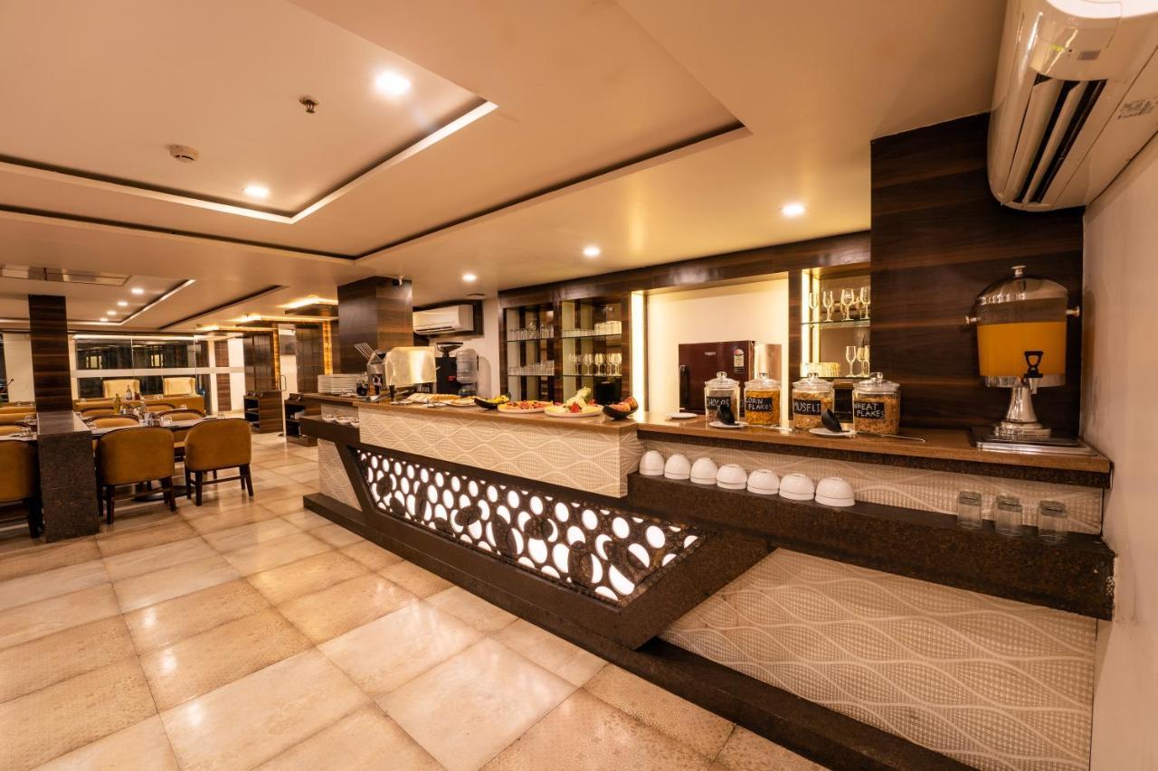 Zone Connect By The Park Parra Goa Hotel Anjuna Bagian luar foto
