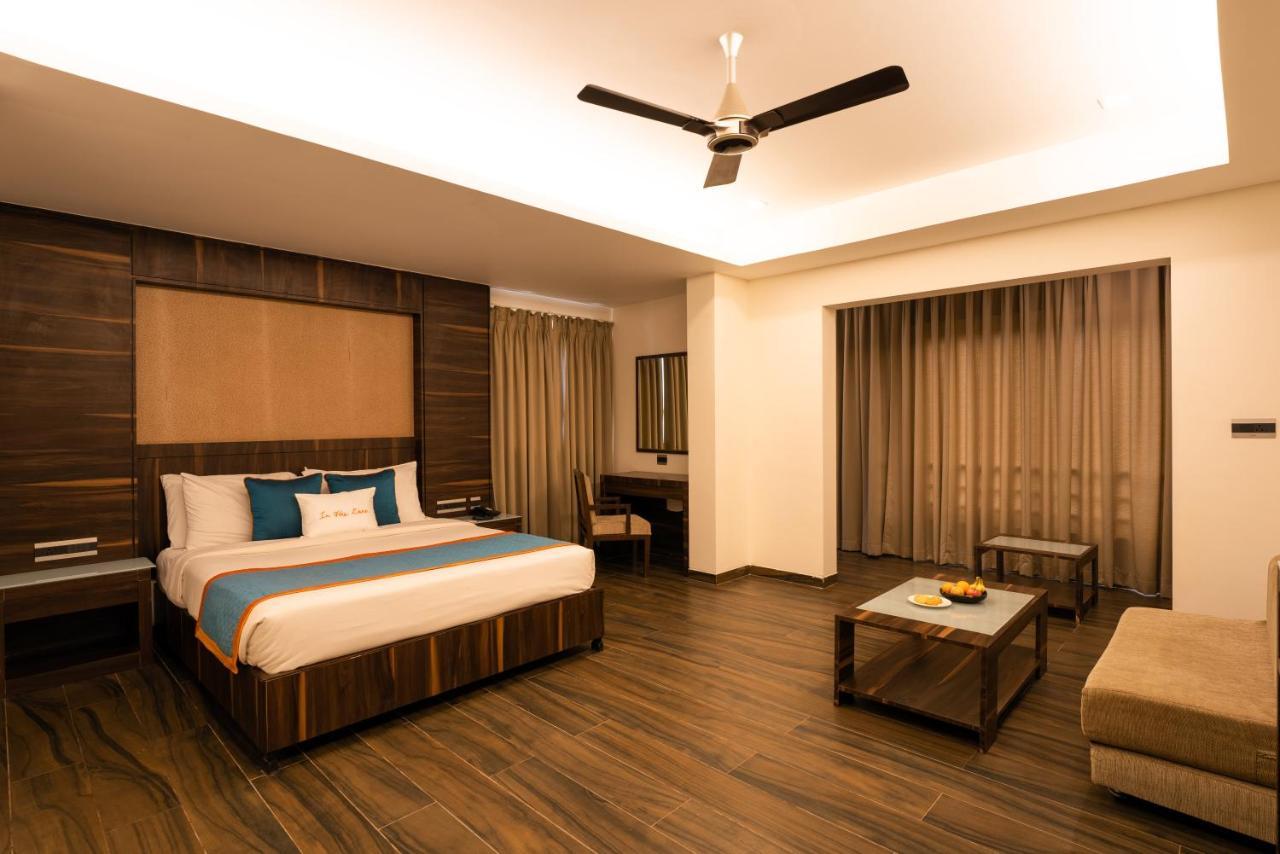 Zone Connect By The Park Parra Goa Hotel Anjuna Bagian luar foto