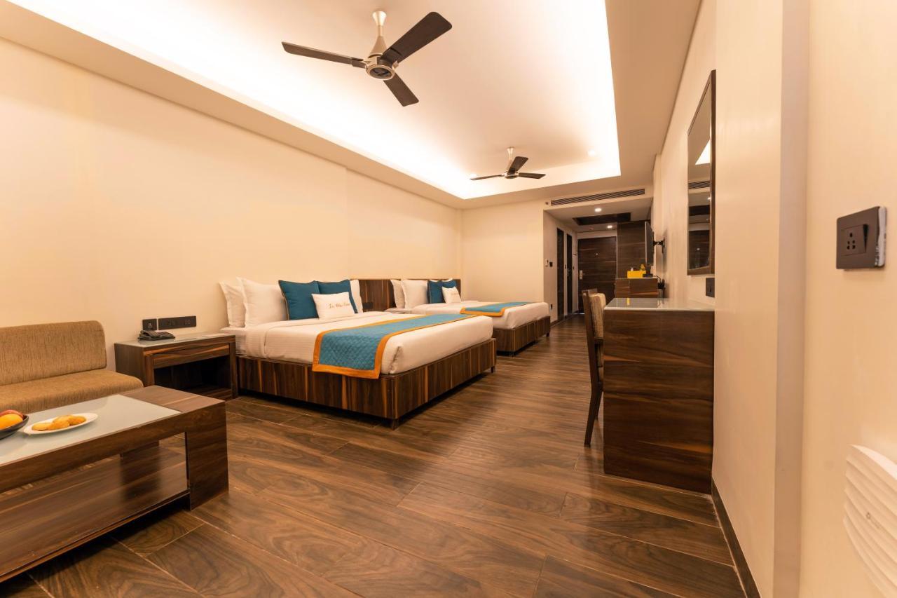 Zone Connect By The Park Parra Goa Hotel Anjuna Bagian luar foto
