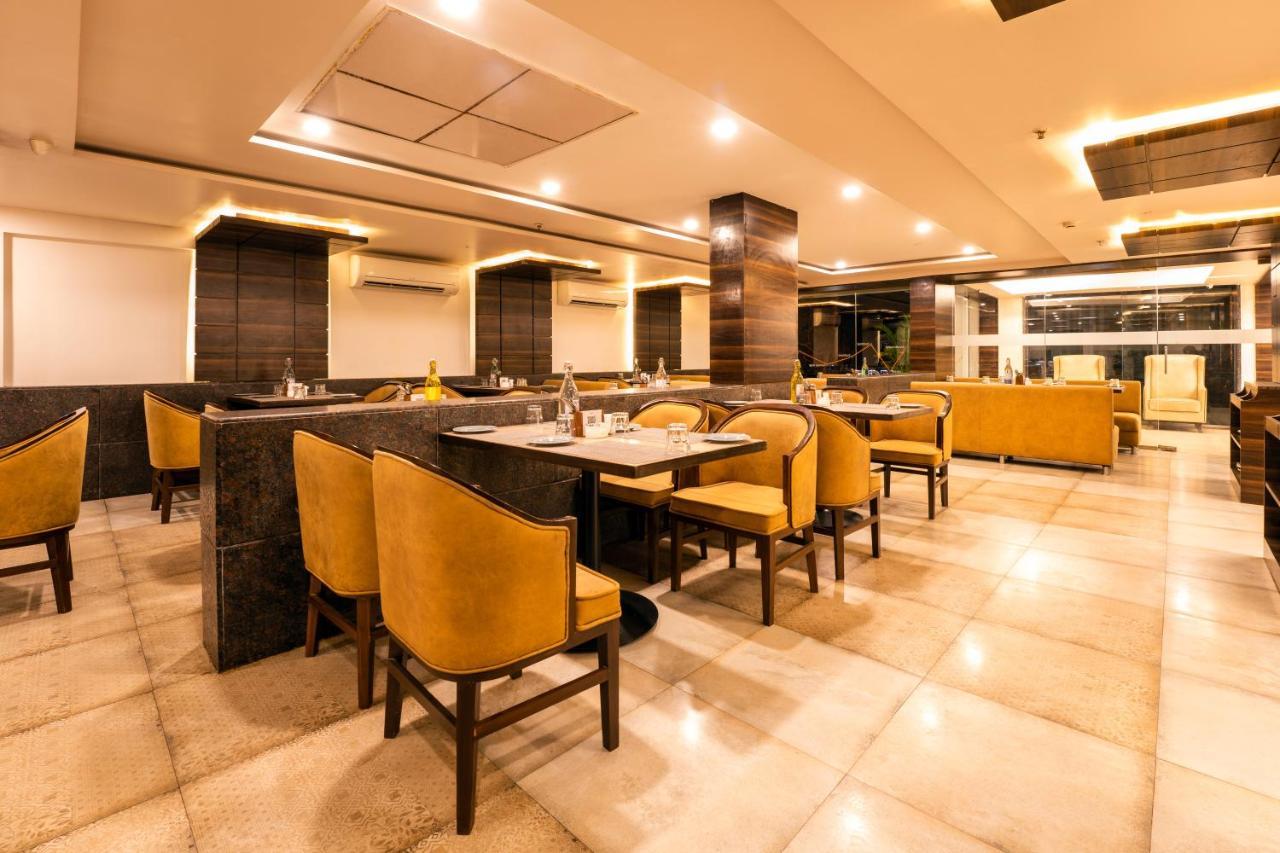 Zone Connect By The Park Parra Goa Hotel Anjuna Bagian luar foto