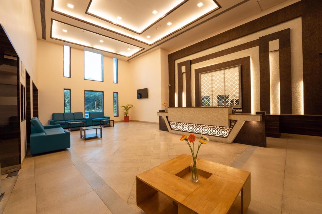 Zone Connect By The Park Parra Goa Hotel Anjuna Bagian luar foto